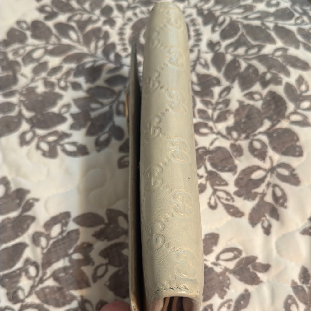 Gucci Guccissima Cream Leather Wallet with Gold GG Accent - Picture 6 of 10